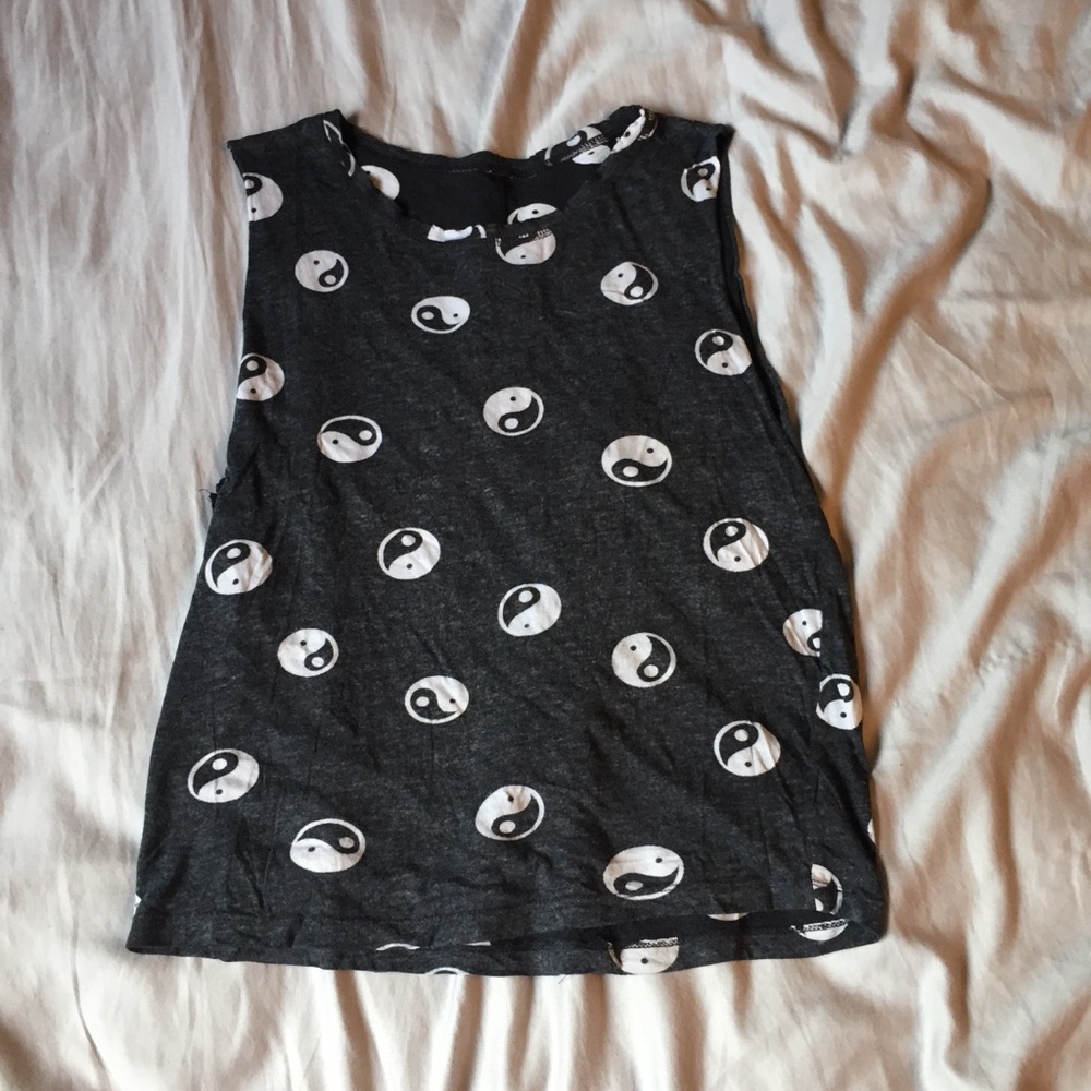 Slate gray yin-yang tank